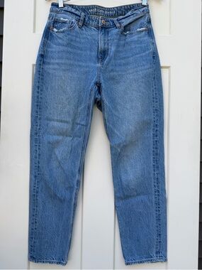 CBK American Eagle Outfitters Light Blue Denim Mom Jeans 100% cotton